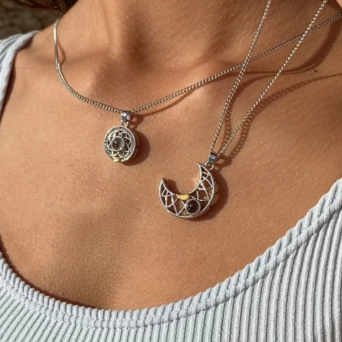 Collar Sol y Luna en 100 idiomas